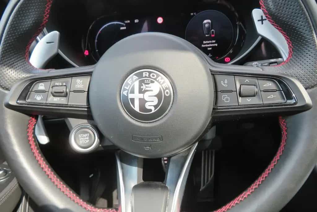 Alfa Romeo Giulia Competizione Q4 280PS *Schiebedach* 06/2023-photo-12