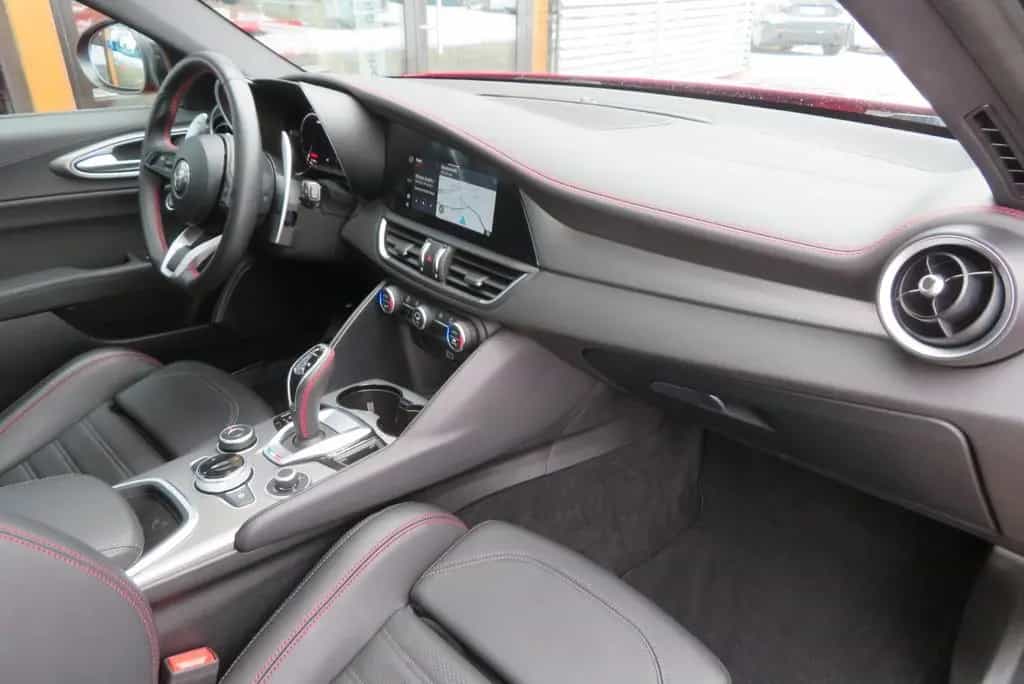 Alfa Romeo Giulia Competizione Q4 280PS *Schiebedach* 06/2023-photo-16