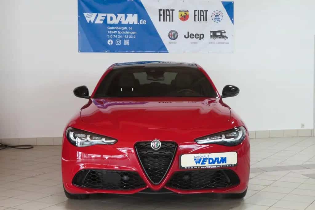 Alfa Romeo Giulia Competizione Q4 280PS *Schiebedach* 06/2023-photo-3