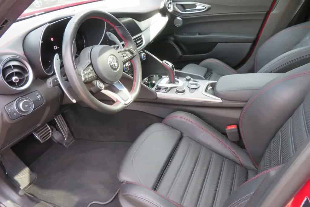 Alfa Romeo Giulia Competizione Q4 280PS *Schiebedach* 06/2023-photo-9