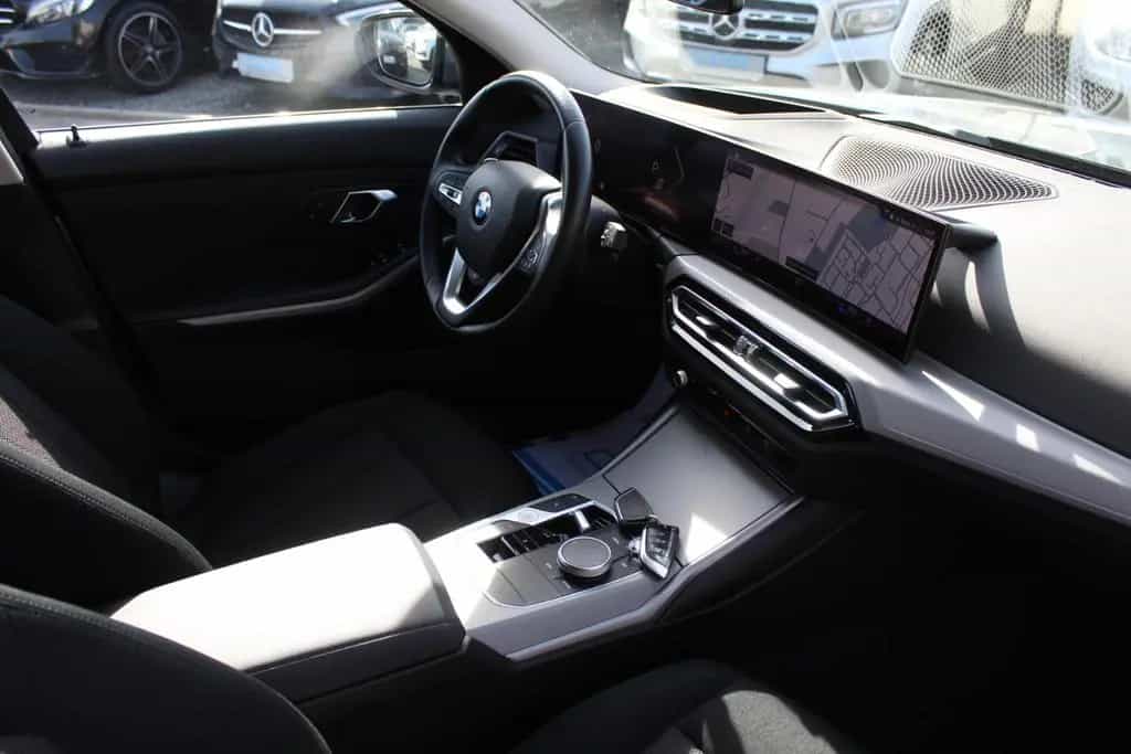 BMW 3 Series 330d xDrive Tour.+HUD+Lenkradh.+17Z+Live Cockpit 11/2022-photo-4