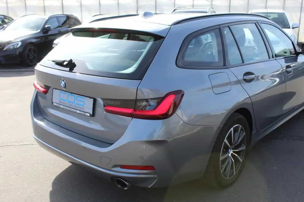BMW 3 Series 330d xDrive Tour.+HUD+Lenkradh.+17Z+Live Cockpit 11/2022-photo-5