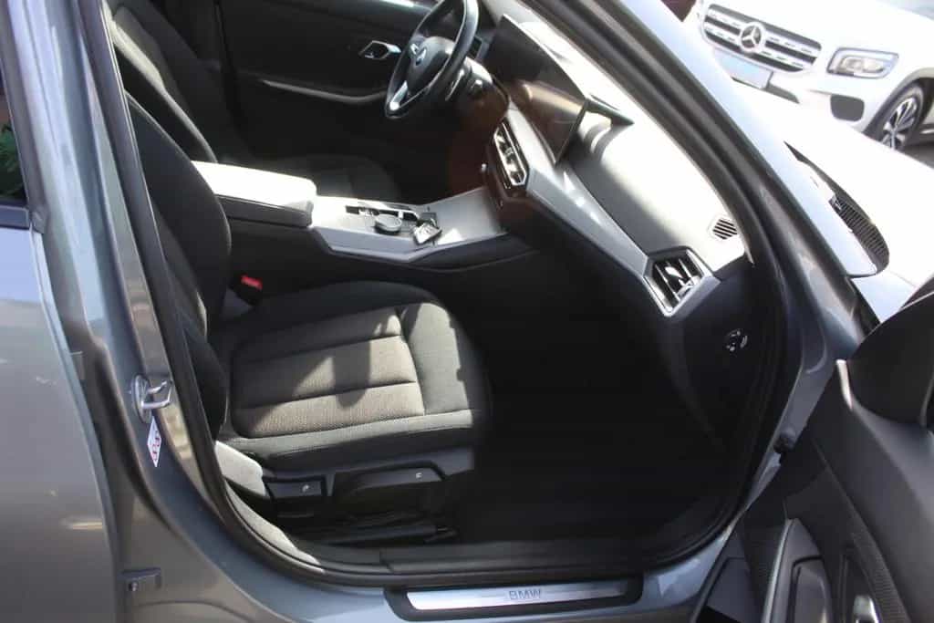 BMW 3 Series 330d xDrive Tour.+HUD+Lenkradh.+17Z+Live Cockpit 11/2022-photo-7