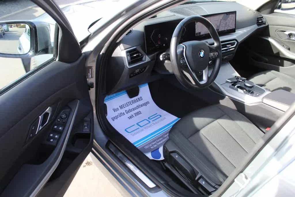 BMW 3 Series 330d xDrive Tour.+HUD+Lenkradh.+17Z+Live Cockpit 11/2022-photo-9