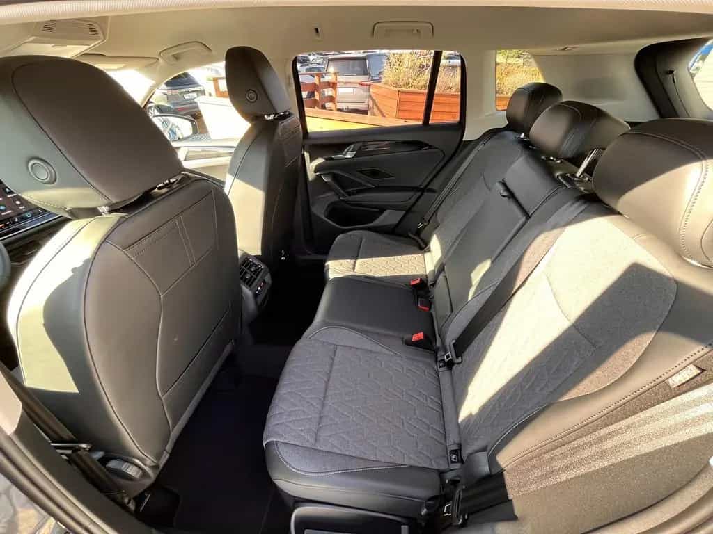 Volkswagen Tiguan 1.5 eTSI DSG Life AHK LED el. Heckkla. null-photo-8