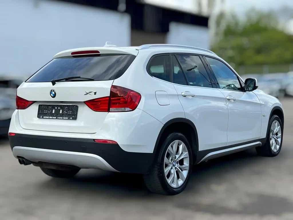 BMW X1 28 i xDRIVE AUTOMATIK X LINE * KAMERA * NAVI 07/2011-photo-3