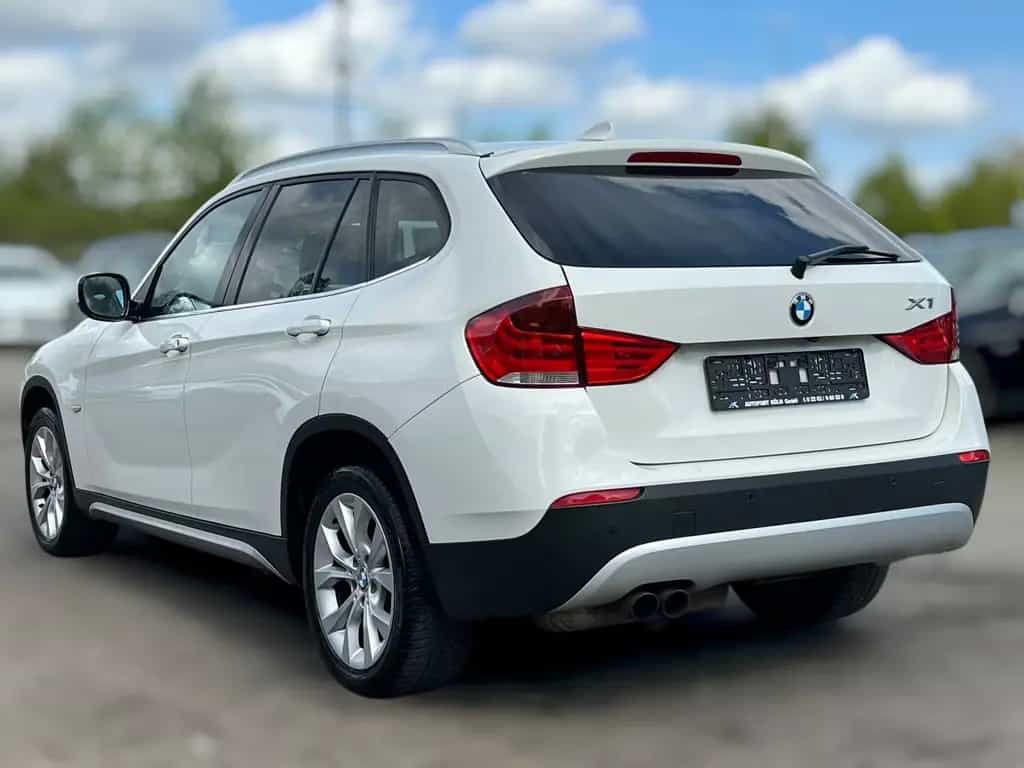 BMW X1 28 i xDRIVE AUTOMATIK X LINE * KAMERA * NAVI 07/2011-photo-4