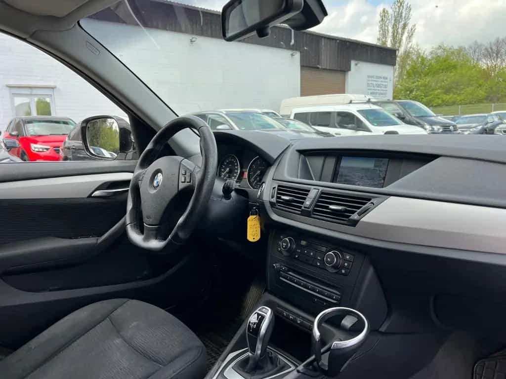 BMW X1 28 i xDRIVE AUTOMATIK X LINE * KAMERA * NAVI 07/2011-photo-7