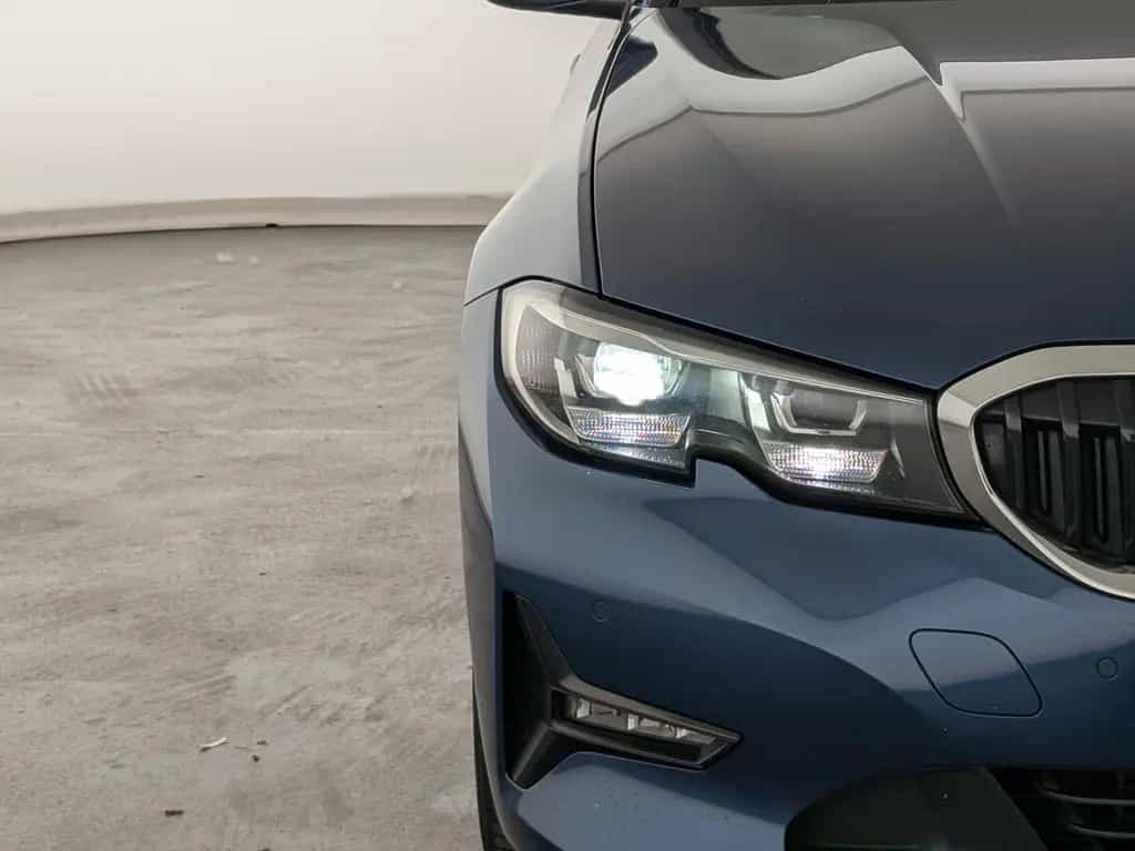 BMW 330 d Advantage EURO 6d-TEMP LEDER+LED+NAVI+AHK 10/2020-photo-2