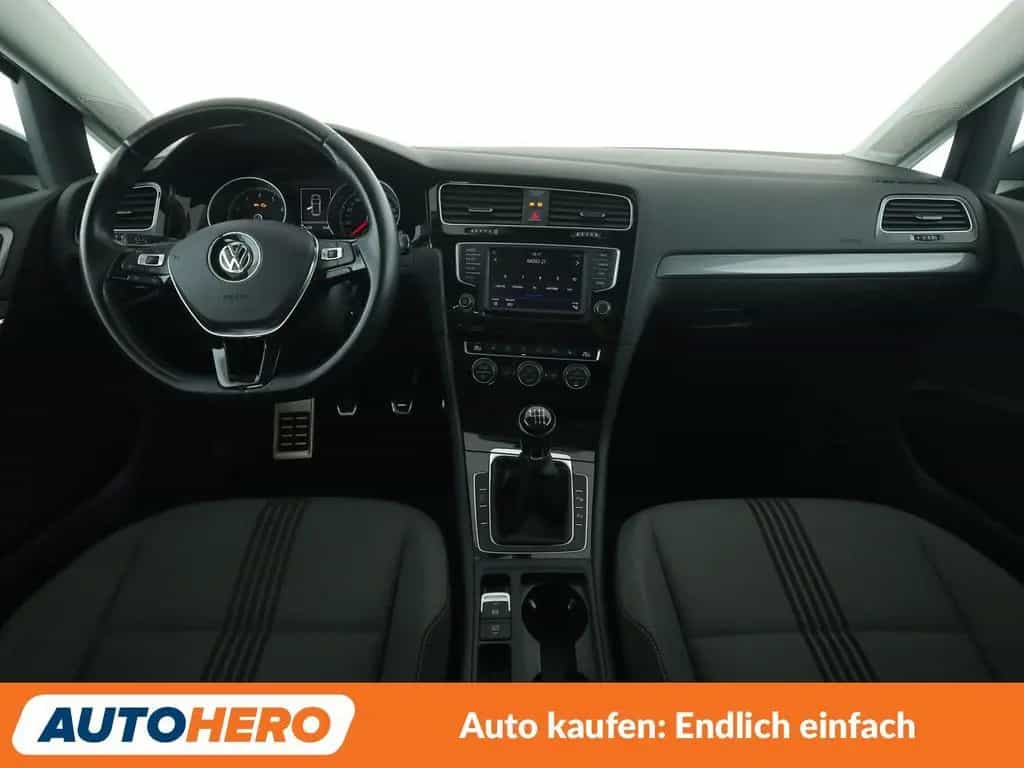 Volkswagen Golf VII 1.2 TSI Comfortline BlueMotion Tech 10/2016-photo-11