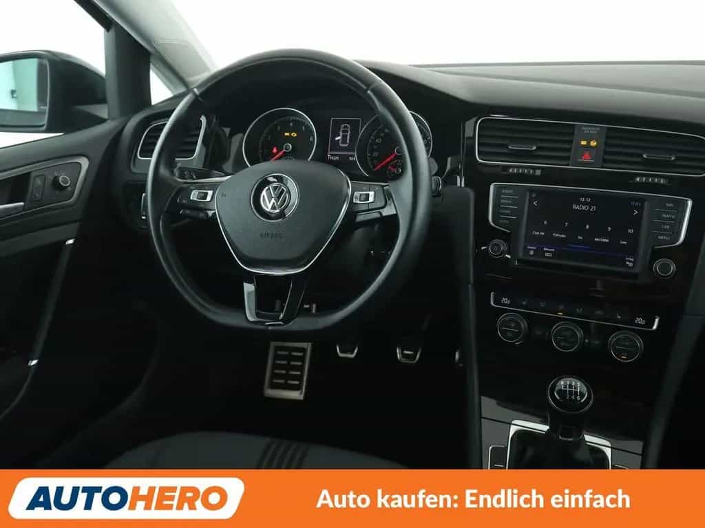 Volkswagen Golf VII 1.2 TSI Comfortline BlueMotion Tech 10/2016-photo-12