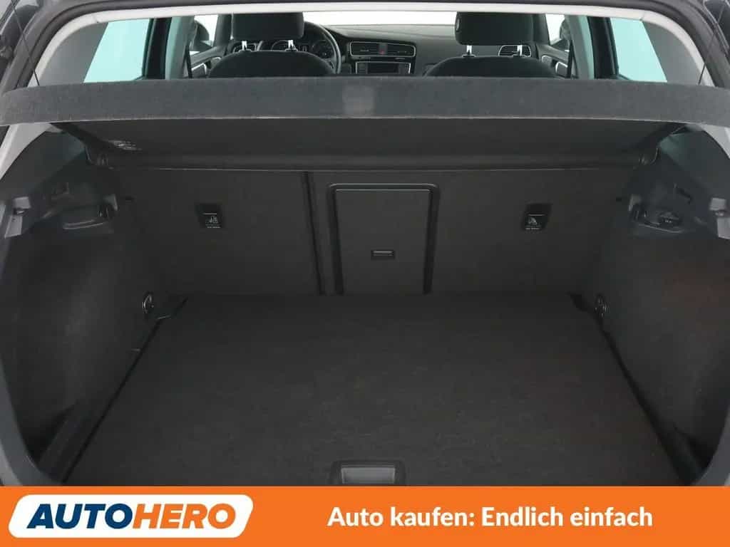 Volkswagen Golf VII 1.2 TSI Comfortline BlueMotion Tech 10/2016-photo-17