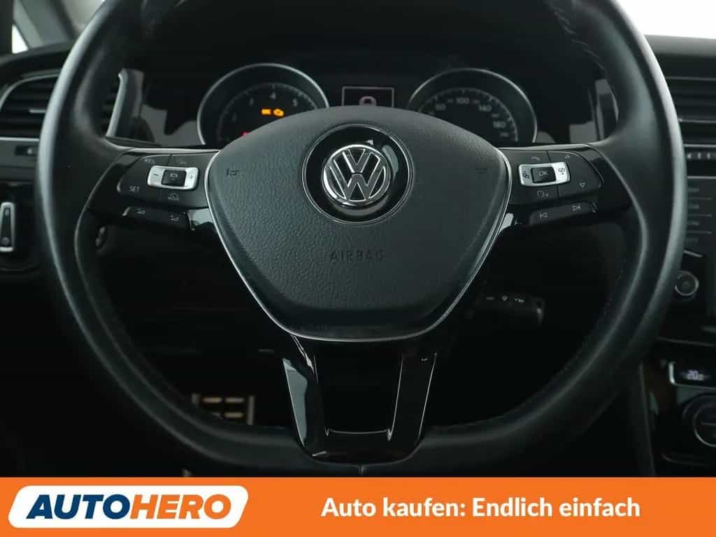 Volkswagen Golf VII 1.2 TSI Comfortline BlueMotion Tech 10/2016-photo-18