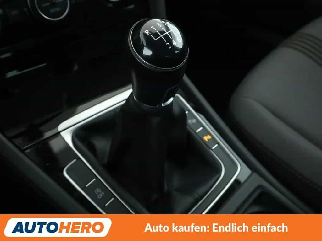Volkswagen Golf VII 1.2 TSI Comfortline BlueMotion Tech 10/2016-photo-25