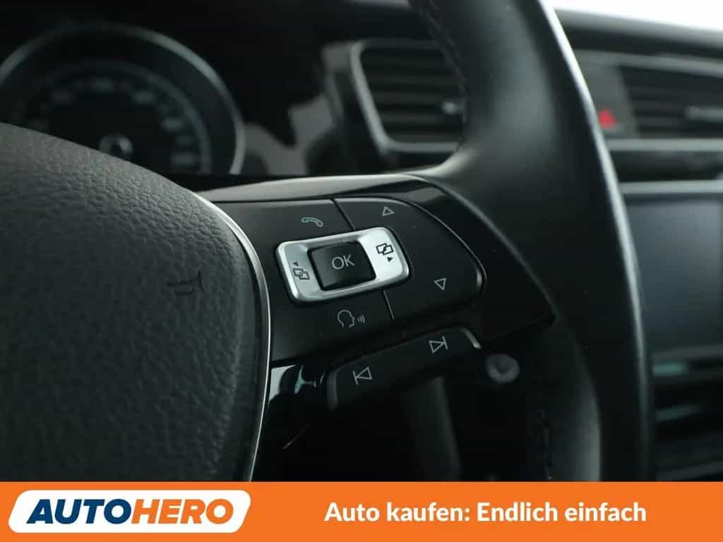 Volkswagen Golf VII 1.2 TSI Comfortline BlueMotion Tech 10/2016-photo-26