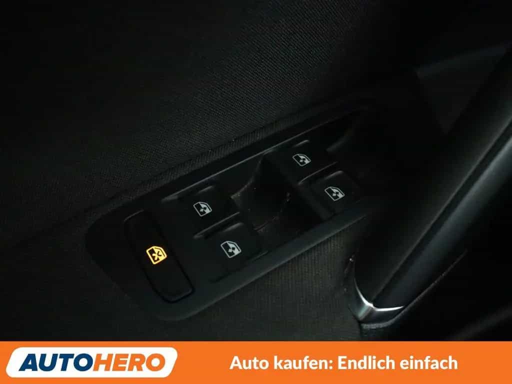 Volkswagen Golf VII 1.2 TSI Comfortline BlueMotion Tech 10/2016-photo-28