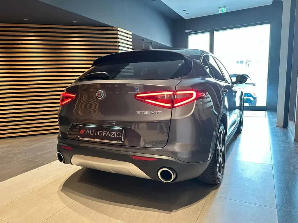 Alfa Romeo Stelvio 2.2 Turbodiesel 190 CV AT8 RW 04/2019-photo-11