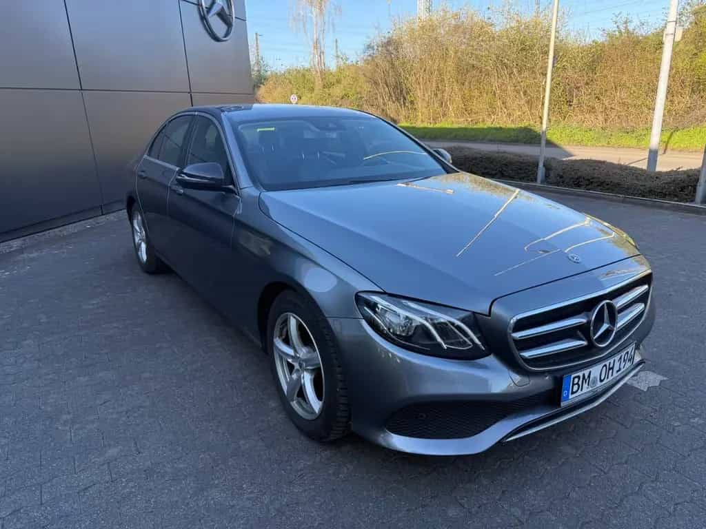 Mercedes-Benz E-Class 200 Autom. - mit Mercedes Garantie 12/2019-photo-5