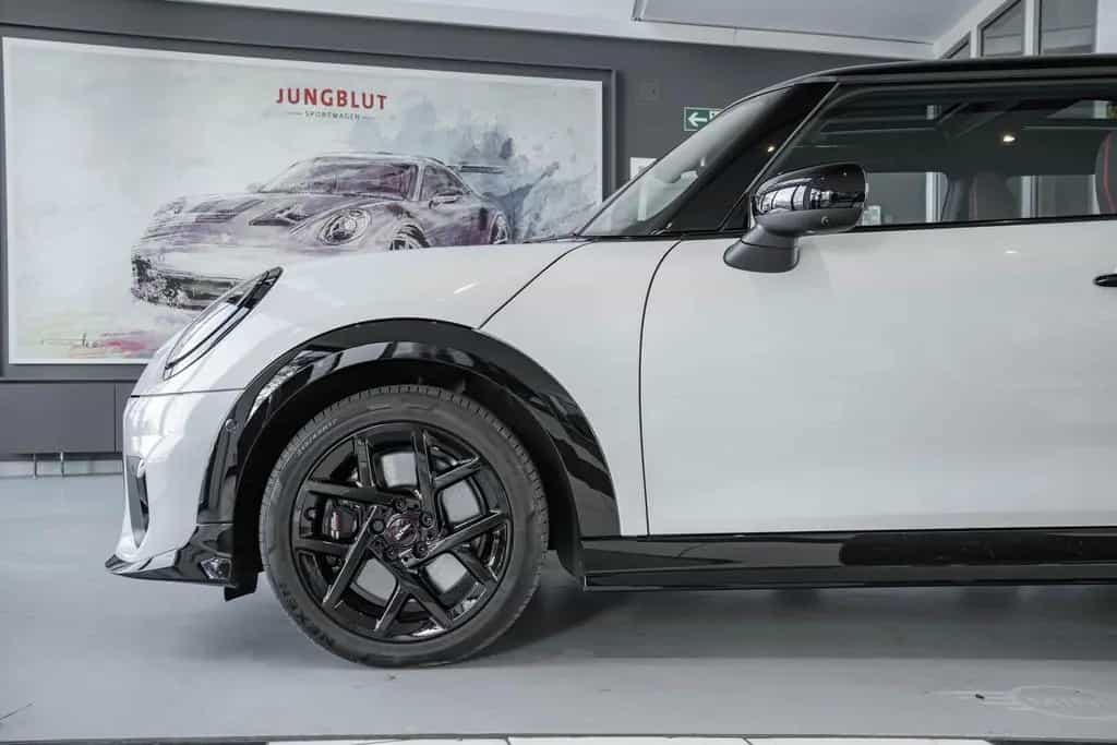 MINI Cooper S Mini Cooper S Nanuq White + JCW Edition mit XL-P 09/2024-photo-14