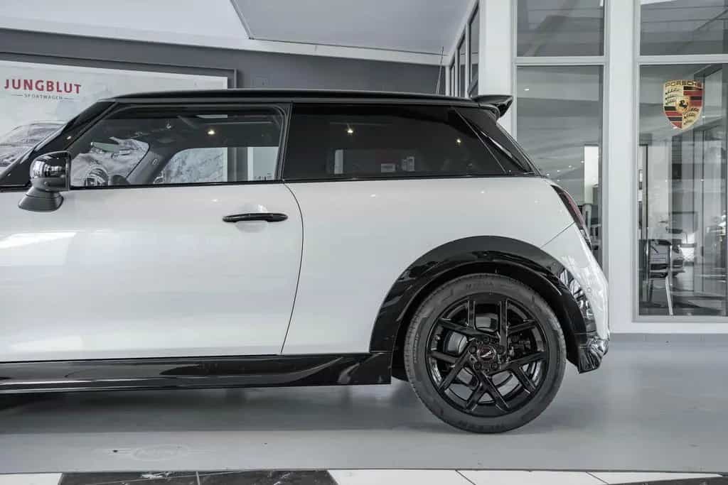 MINI Cooper S Mini Cooper S Nanuq White + JCW Edition mit XL-P 09/2024-photo-15