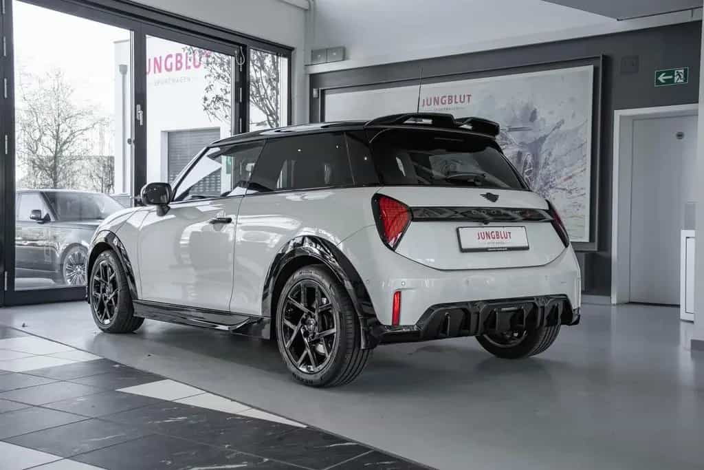 MINI Cooper S Mini Cooper S Nanuq White + JCW Edition mit XL-P 09/2024-photo-2