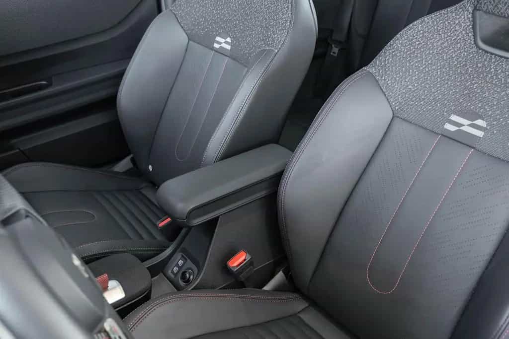 MINI Cooper S Mini Cooper S Nanuq White + JCW Edition mit XL-P 09/2024-photo-34