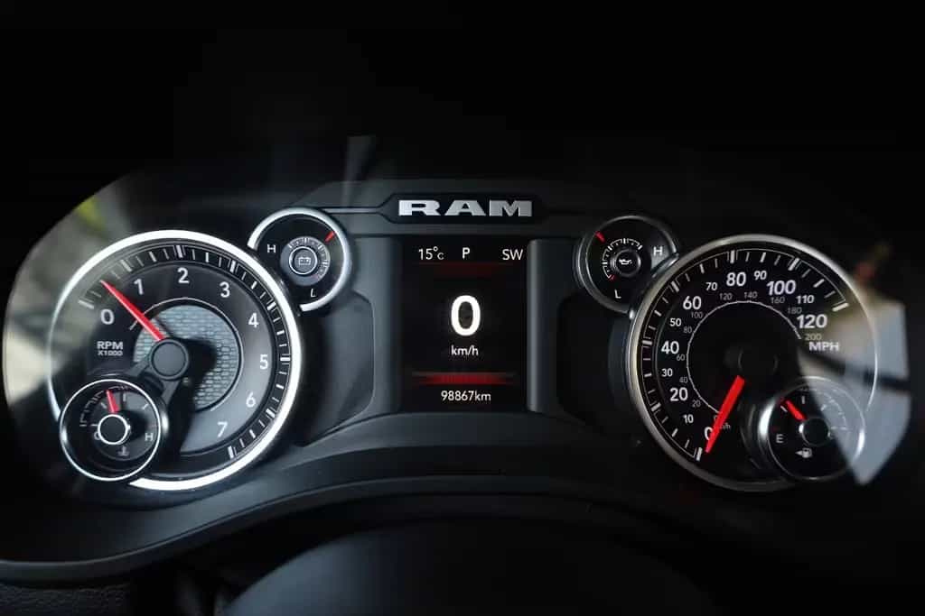 Dodge RAM 5.7 BigHorn/SHZ/AHK/6-Sitzer/TEMP/KLIMA/R20 08/2020-photo-11