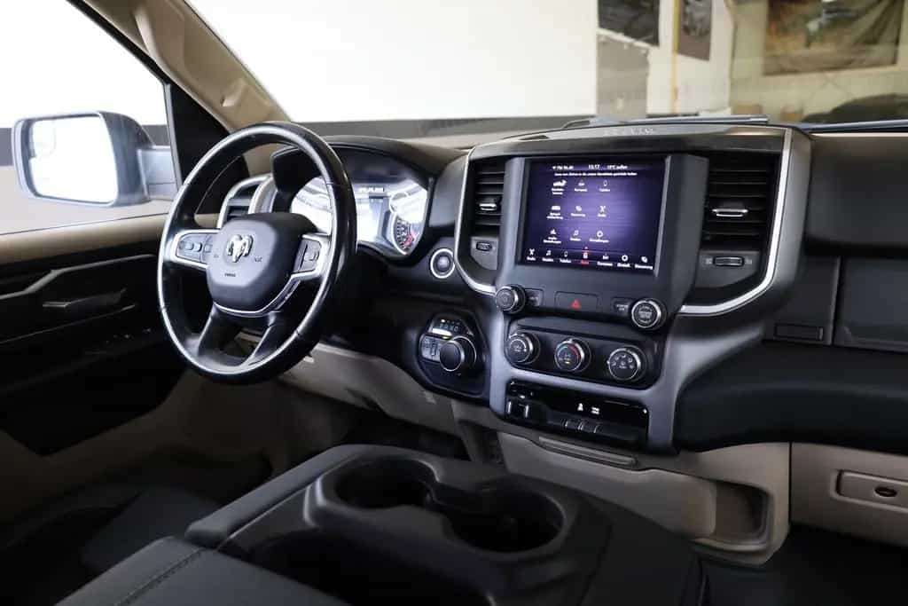 Dodge RAM 5.7 BigHorn/SHZ/AHK/6-Sitzer/TEMP/KLIMA/R20 08/2020-photo-16