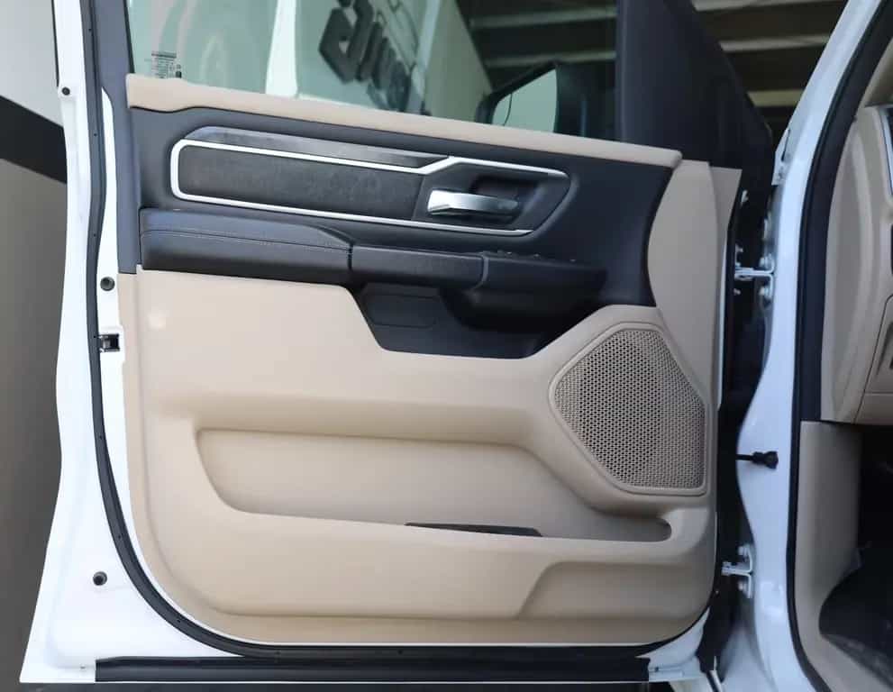 Dodge RAM 5.7 BigHorn/SHZ/AHK/6-Sitzer/TEMP/KLIMA/R20 08/2020-photo-9