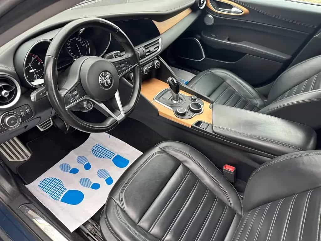 Alfa Romeo Giulia Veloce Q4 *Automatik+Leder+Navi+Tempomat* 12/2018-photo-11