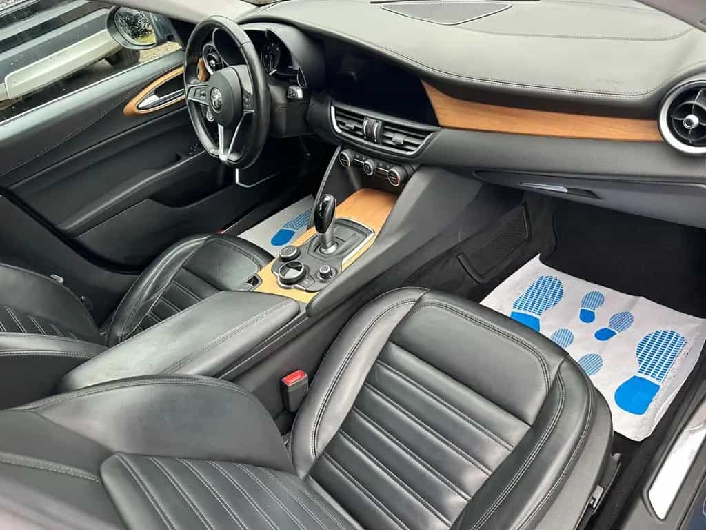 Alfa Romeo Giulia Veloce Q4 *Automatik+Leder+Navi+Tempomat* 12/2018-photo-12