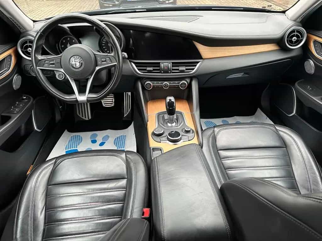 Alfa Romeo Giulia Veloce Q4 *Automatik+Leder+Navi+Tempomat* 12/2018-photo-15