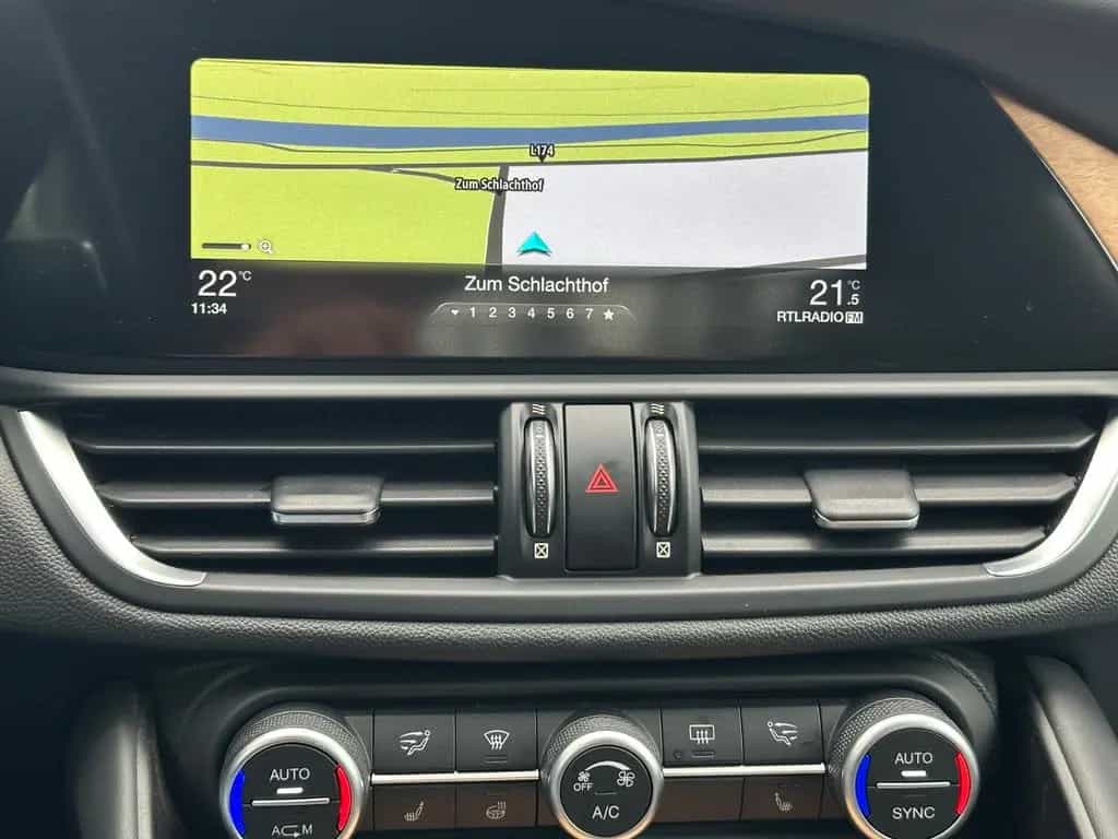 Alfa Romeo Giulia Veloce Q4 *Automatik+Leder+Navi+Tempomat* 12/2018-photo-17