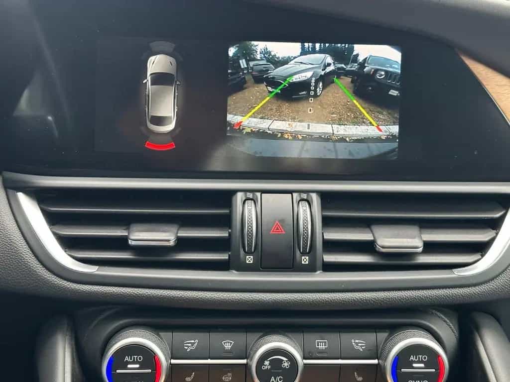 Alfa Romeo Giulia Veloce Q4 *Automatik+Leder+Navi+Tempomat* 12/2018-photo-18