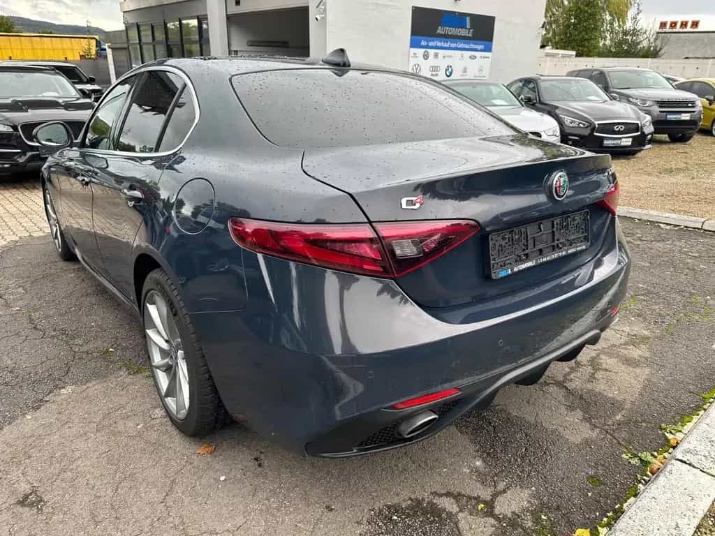 Alfa Romeo Giulia Veloce Q4 *Automatik+Leder+Navi+Tempomat* 12/2018-photo-6