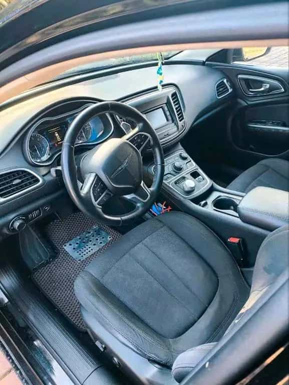 Chrysler 200 06/2019-photo-12