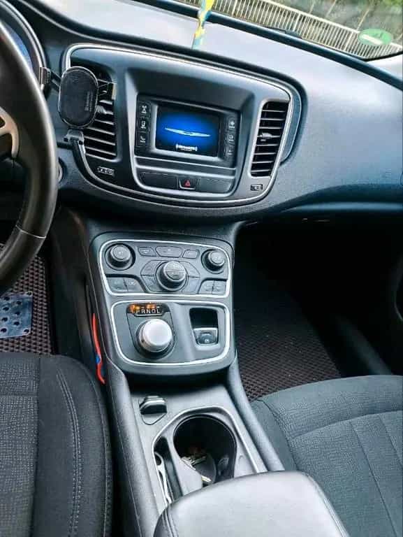 Chrysler 200 06/2019-photo-9