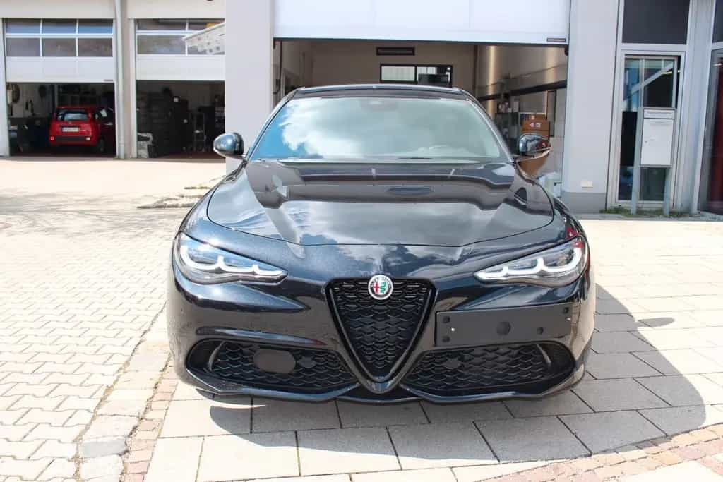 Alfa Romeo Giulia Veloce Q4 Matrix-LED 12/2023-photo-1