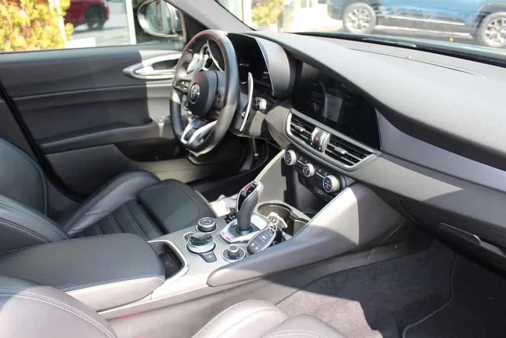Alfa Romeo Giulia Veloce Q4 Matrix-LED 12/2023-photo-4