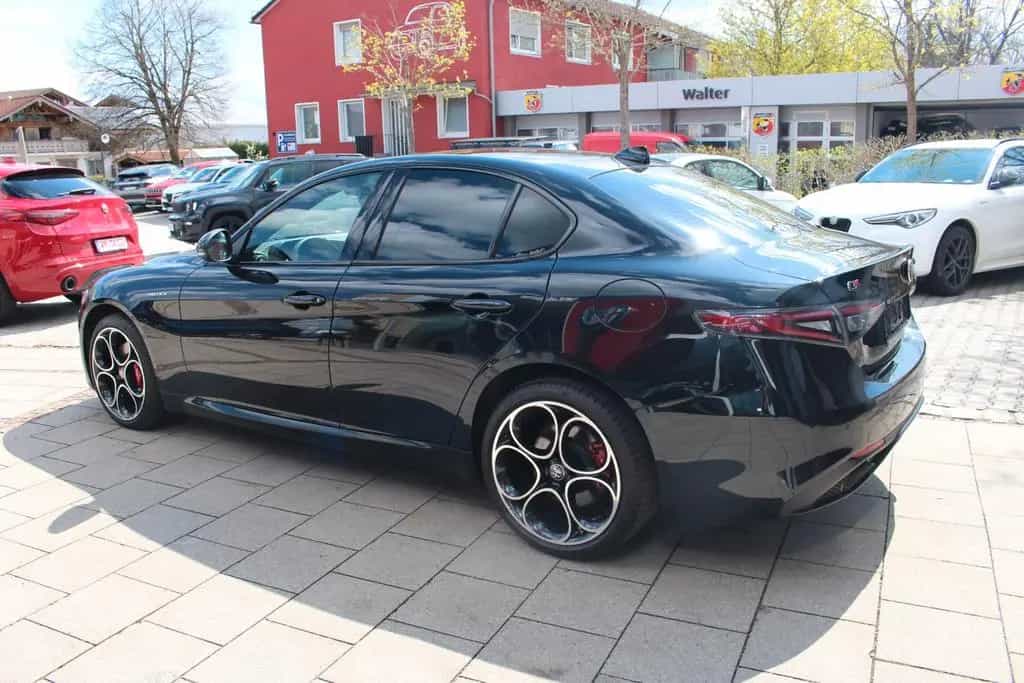 Alfa Romeo Giulia Veloce Q4 Matrix-LED 12/2023-photo-6