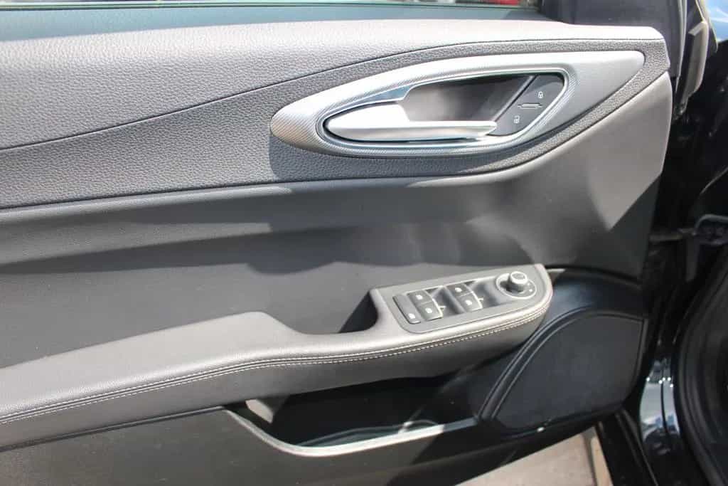 Alfa Romeo Giulia Veloce Q4 Matrix-LED 12/2023-photo-9