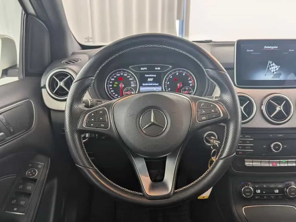 Mercedes-Benz B 180 Urban LED+NAVI+PDC+SHZ+TEMP+Klima/BC/eFH. 07/2016-photo-17