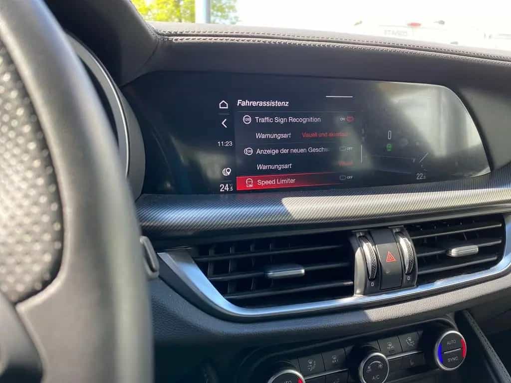 Alfa Romeo Stelvio VELOCE 2.2 Q4 LED+NAVI+KLIMA+KAMERA+ACC 06/2024-photo-37