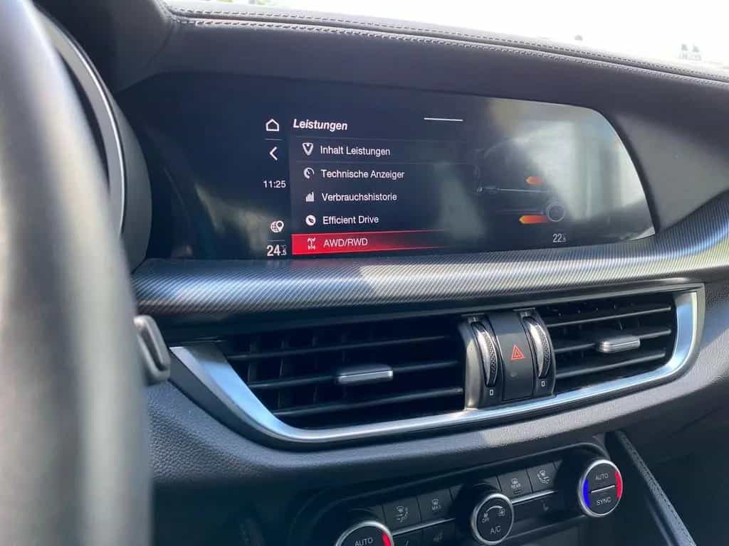 Alfa Romeo Stelvio VELOCE 2.2 Q4 LED+NAVI+KLIMA+KAMERA+ACC 06/2024-photo-40