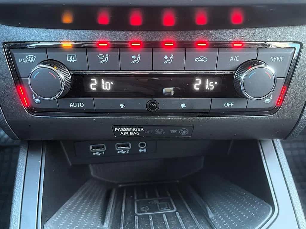 Seat Ibiza 1.0 TSI DSG Style NAV Apple&Andro SHZ PDC 09/2019-photo-30