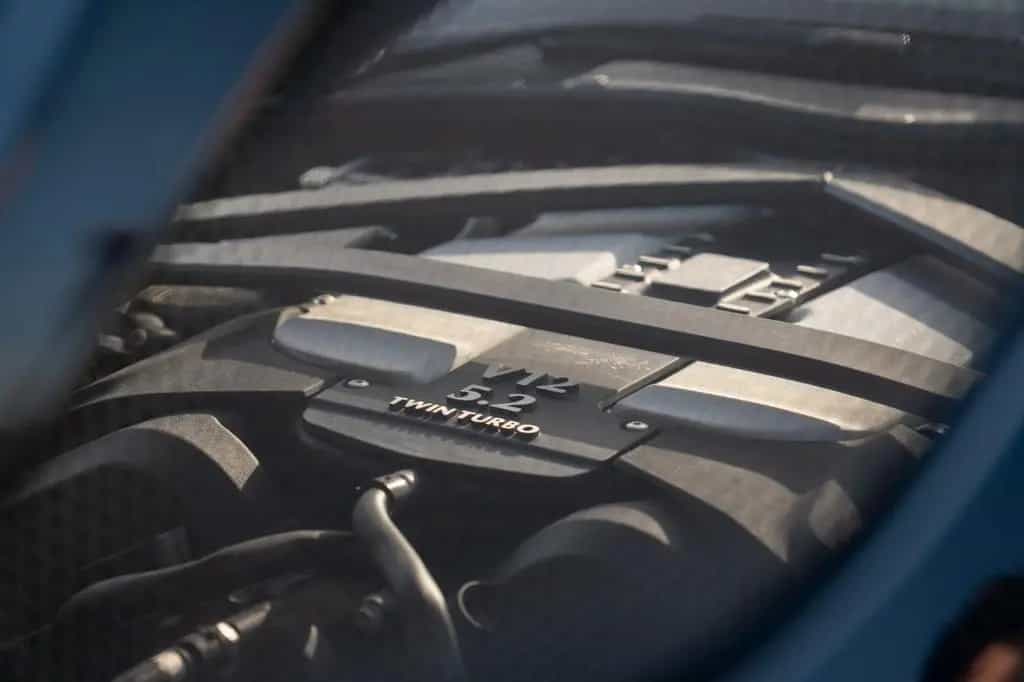 Aston Martin DBS 5.2 V12 11/2019-photo-10