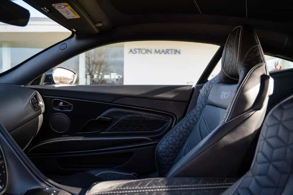 Aston Martin DBS 5.2 V12 11/2019-photo-20