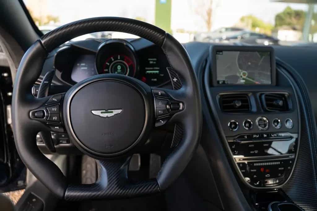 Aston Martin DBS 5.2 V12 11/2019-photo-21