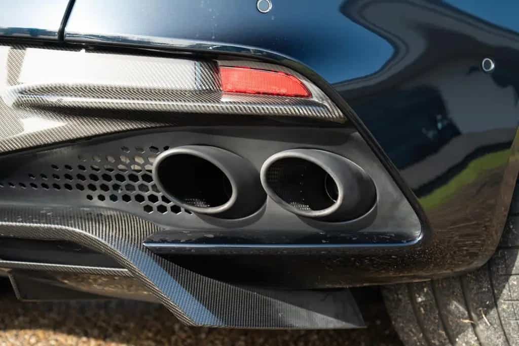 Aston Martin DBS 5.2 V12 11/2019-photo-26