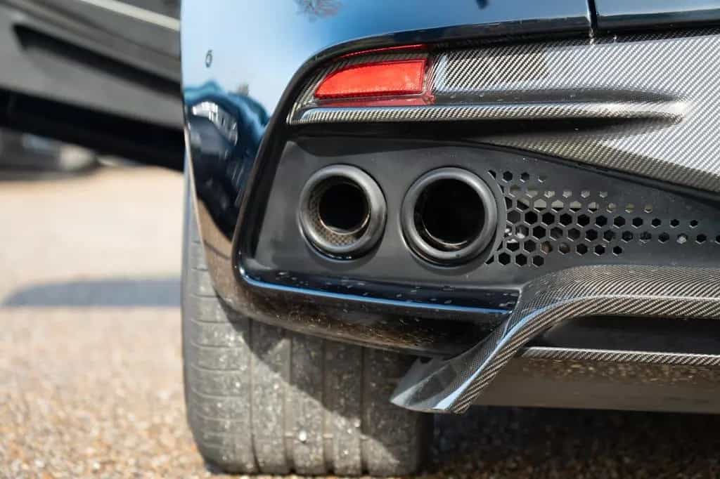 Aston Martin DBS 5.2 V12 11/2019-photo-27
